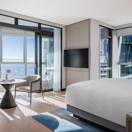 The Langham, Gold Coast And Jewel Residences Exterior photo A guest room at the West Hollywood Edition