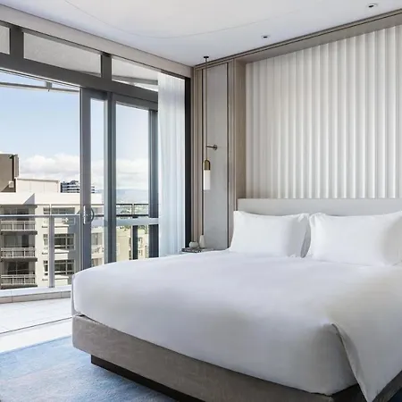 The Langham, Gold Coast And Jewel Residences Exterior photo A bedroom at the hotel
